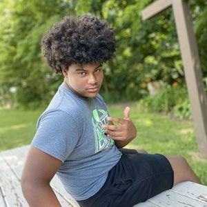 Meet your Posher, Logan